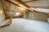 ++PROVISIONSFREI FÜR KÄUFER++ Reihen-Eckhaus mit Ausbau-Potenzial und Einzelgarage in beliebter Lage - Dachboden