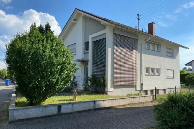++VERKAUFT++ 1-2-Familienhaus mit Potenzial in bevorzugter Wohnlage von Weil am Rhein, 79576 Weil am Rhein, Zweifamilienhaus