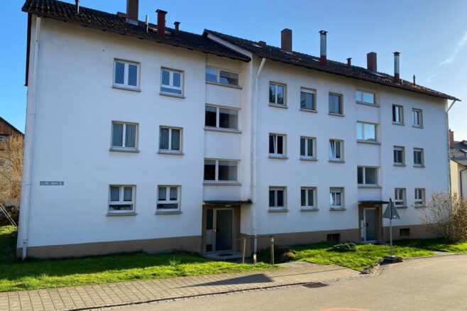 ++VERKAUFT++ Attraktives Mehrfamilienhaus mit 11 Wohneinheiten und 9 Garagen in Lörrach-Haagen, 79541 Lörrach / Haagen, Mehrfamilienhaus