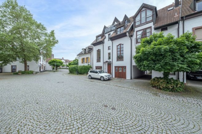 ++VERKAUFT++ PROVISIONSFREI für Käufer – Tolles Stadthaus im Herzen von Lörrach-Stetten, 79540 Lörrach / Stetten, Einfamilienhaus