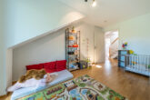 ++NEU IM ANGEBOT++ Große neuwertige Maisonette-Wohnung mit Dachbalkonen in Efringen-Kirchen - Kinderzimmer