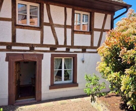 ++VERKAUFT++ Charmantes Stadthaus mit 2 Wohnungen im Ortskern von Lörrach-Brombach, 79541 Lörrach / Brombach, Einfamilienhaus